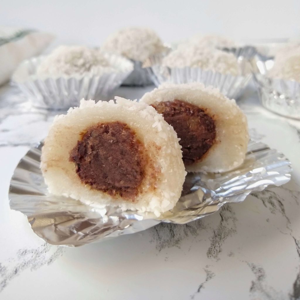 Chinese Coconut Mochi Nuomici 糯米糍 Assorted Eats